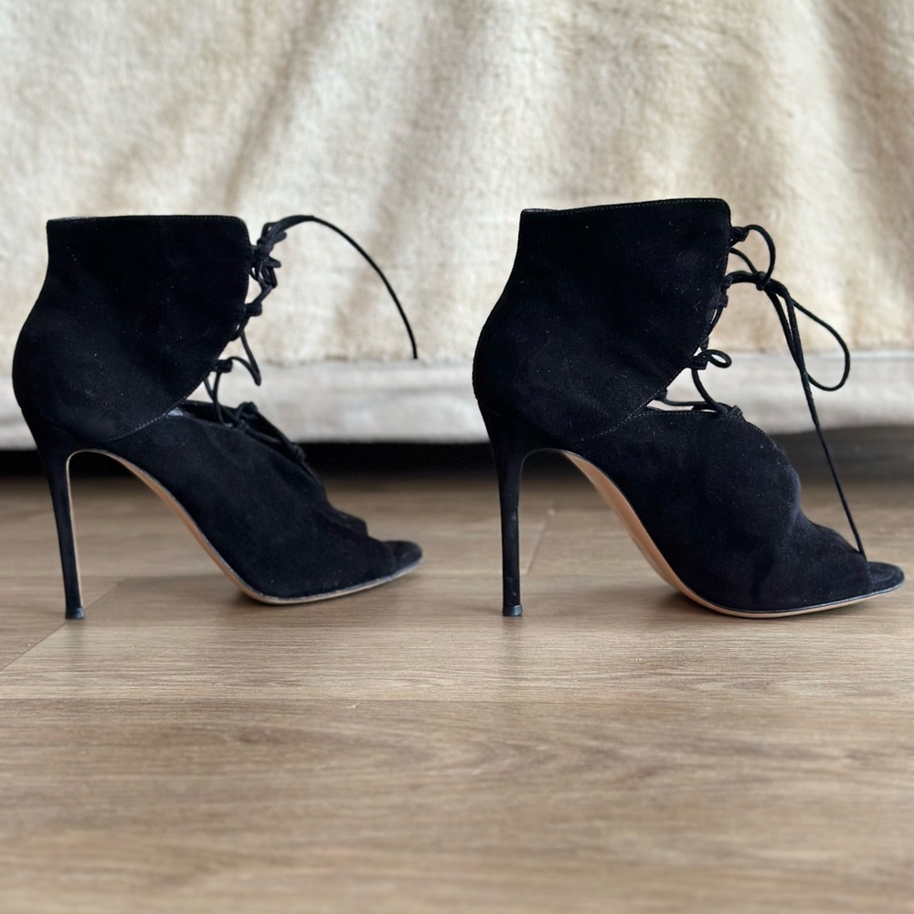 Gianvito Rossi Black Suede Leather Heals